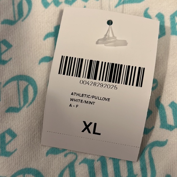 Juicy Couture x Forever 21 | Cropped Sweater - Picture 3 of 4